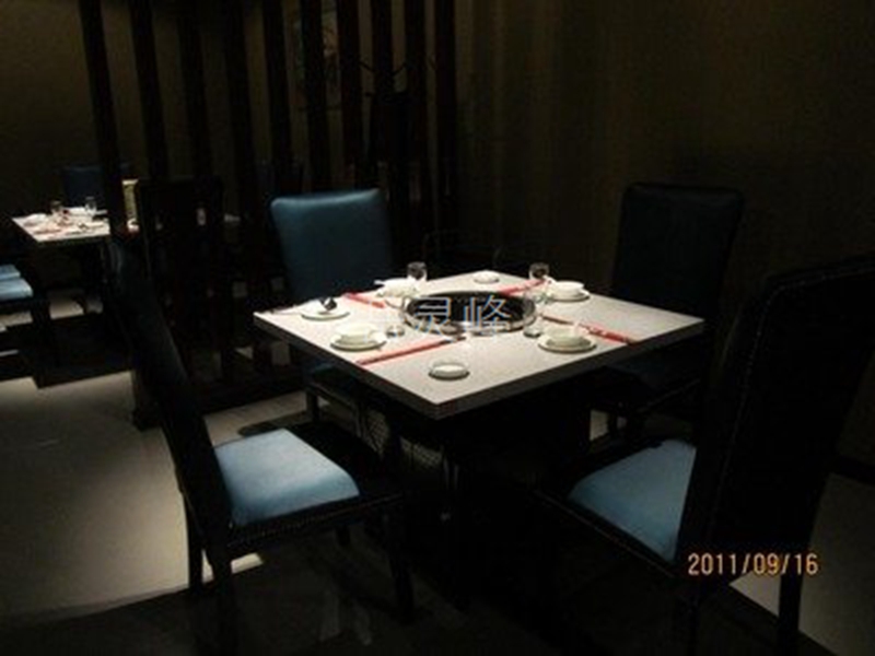 無(wú)煙火鍋?zhàn)赖脑牧鲜菍?shí)木的原因 無(wú)煙火鍋?zhàn)赖脑牧鲜菍?shí)木的原因(arfit.cn)